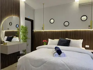 Mecca Street - One Room with Balcony
